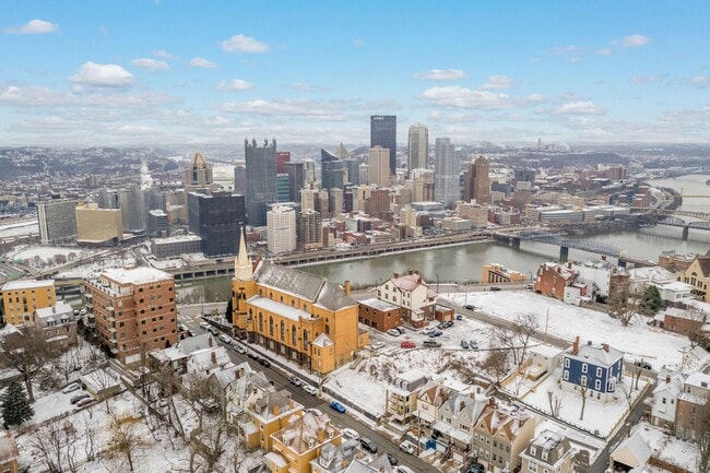 Building Photo - 131 Ulysses St