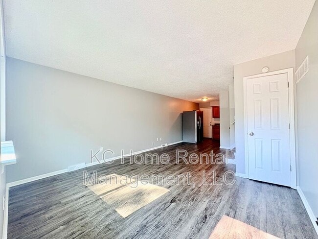 Building Photo - 513 N Troost St