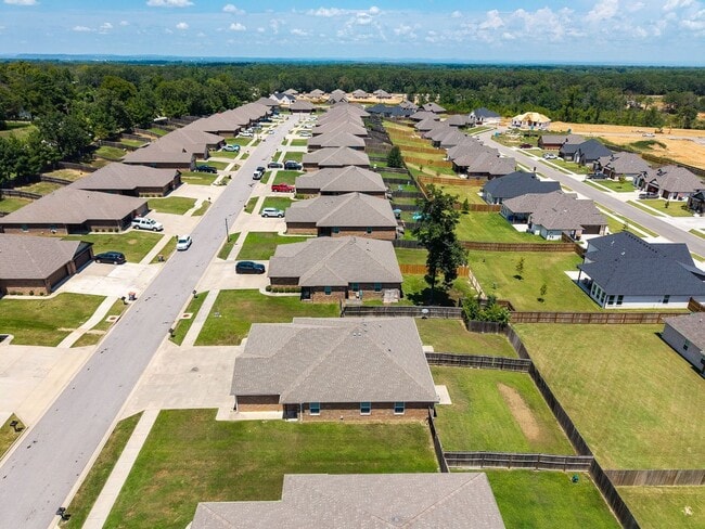 Building Photo - 1118 Springhill Rd