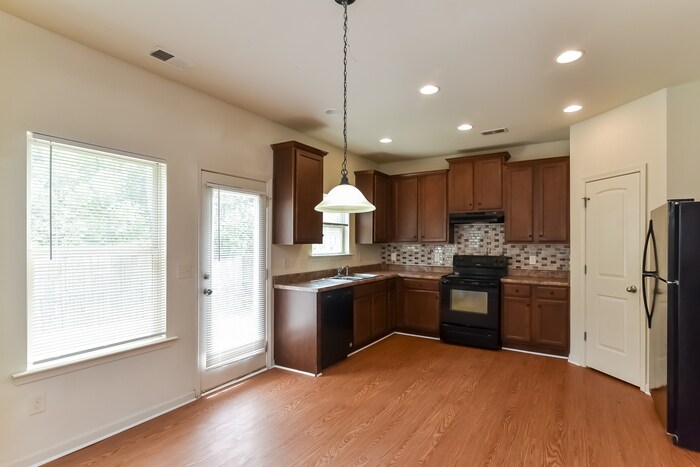 Building Photo - 1479 Wilford Dr NE