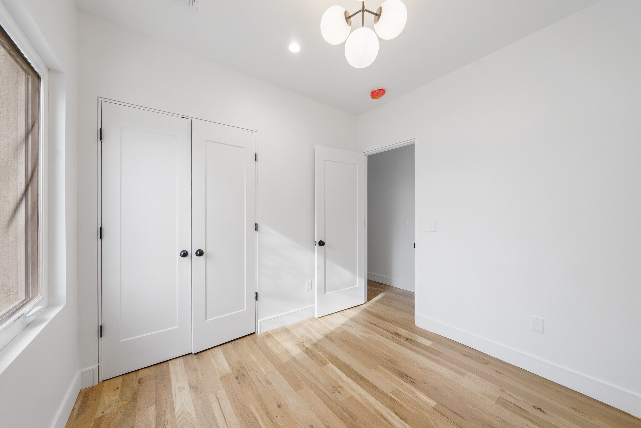 Building Photo - 114 Center St