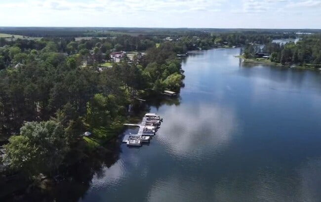 Building Photo - Gorgeous New Construction on the Fish Hook River
