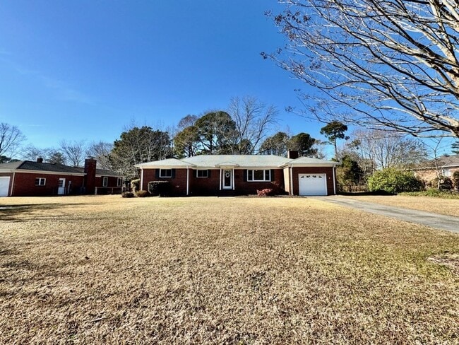 Building Photo - Available NOW! Lakefront 4 Bedroom/2 Bath Home, Pet-Friendly, Fenced Yard, Great School Zones!