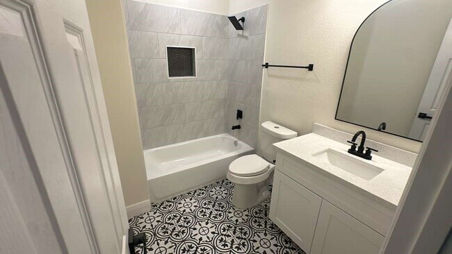 Building Photo - 3810 Hiford Dr