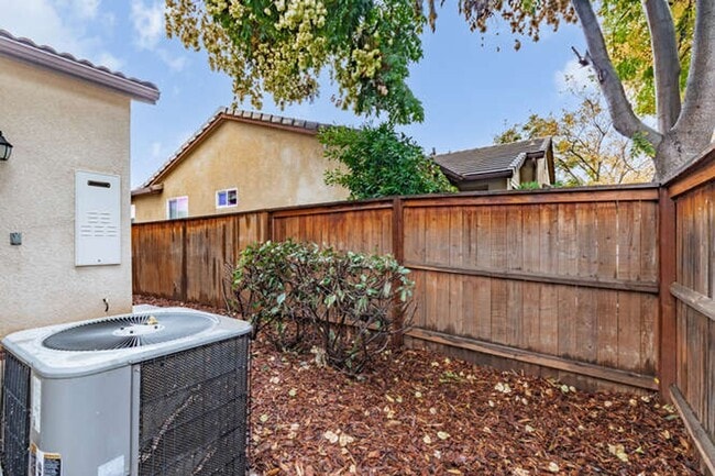 Building Photo - Great Harlan Ranch Home! Don't miss out!