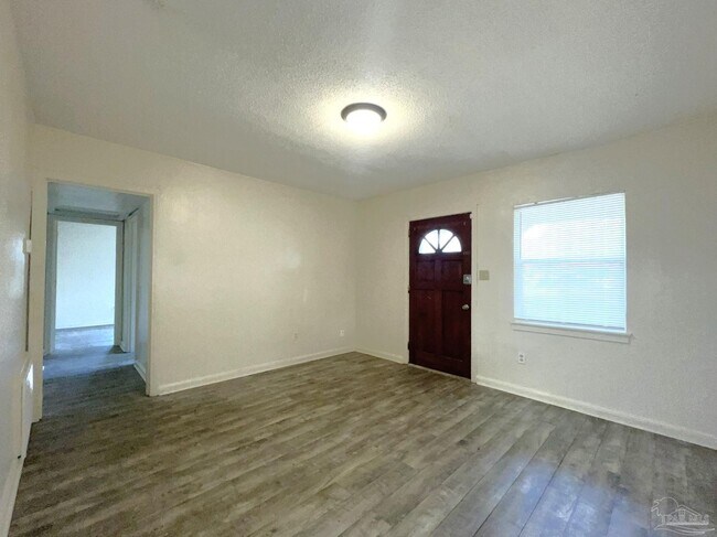 Building Photo - 31 Randolph Dr