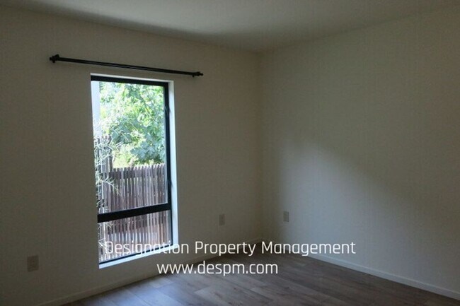 Building Photo - 3181 Verdugo Pl