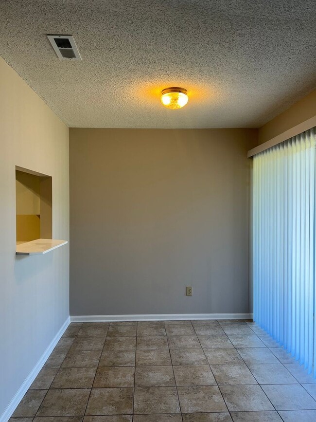 Building Photo - 147 Woodfield Pl
