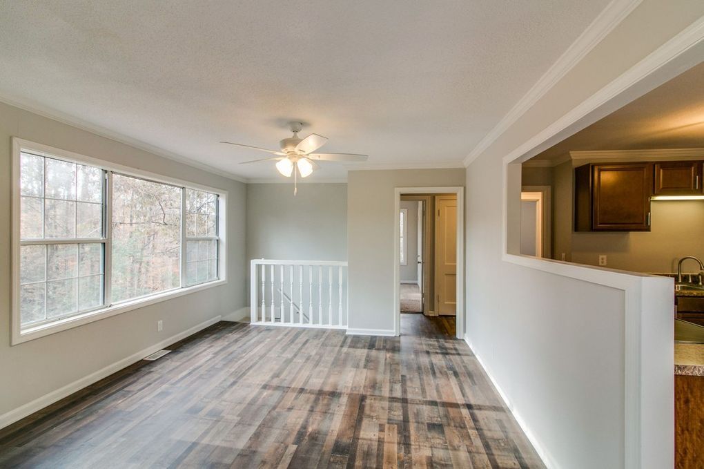 Building Photo - 713 Ridgecrest Dr