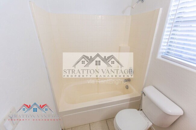 Building Photo - 11754 W Belmont Dr