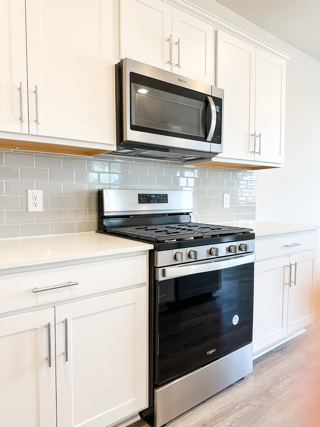 Whirlpool Applicances - 214 New Hampton Way