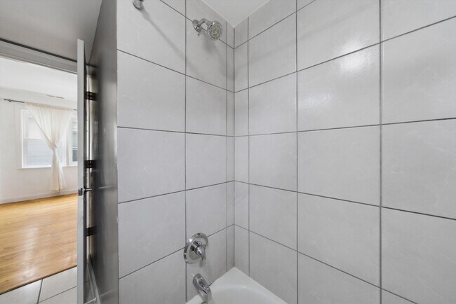 Building Photo - 2231 N 75th Ave