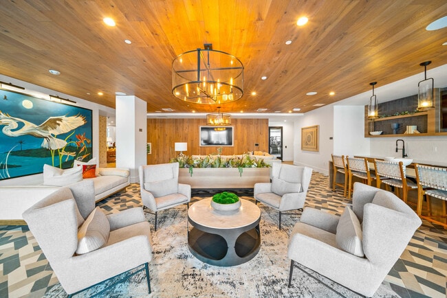 Building Photo - The Dori