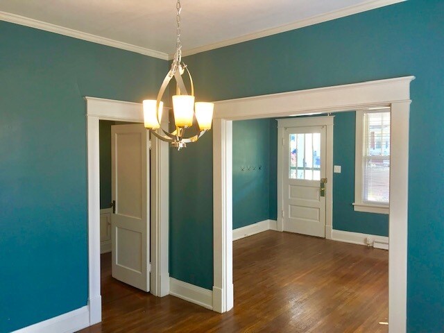 Building Photo - 306 Oakridge Blvd