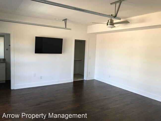 Building Photo - 4 br, 3.5 bath House - 33 Perkins St