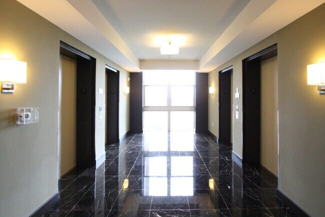 Building Photo - 550 Okeechobee Blvd