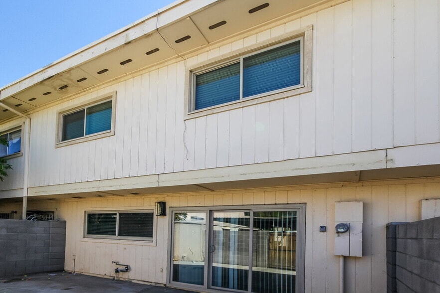Building Photo - 4325 W Solano Dr N