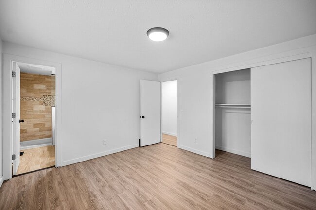 Building Photo - Move-In Special - Beautiful South Valley Home! Available Now!