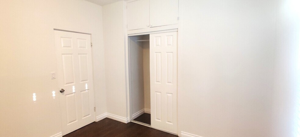 Building Photo - 4329 W 156th St
