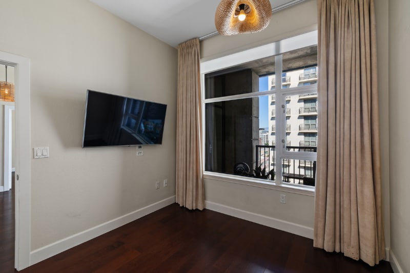 Building Photo - 530 K St