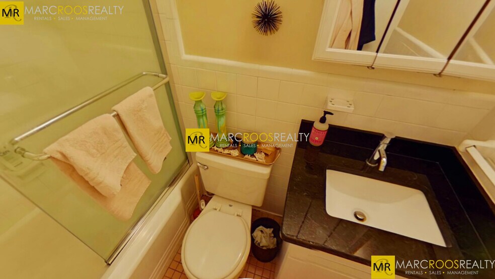 Building Photo - 456 Beacon St