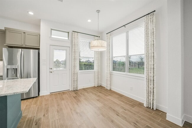 Building Photo - 21131 Medina River Dr