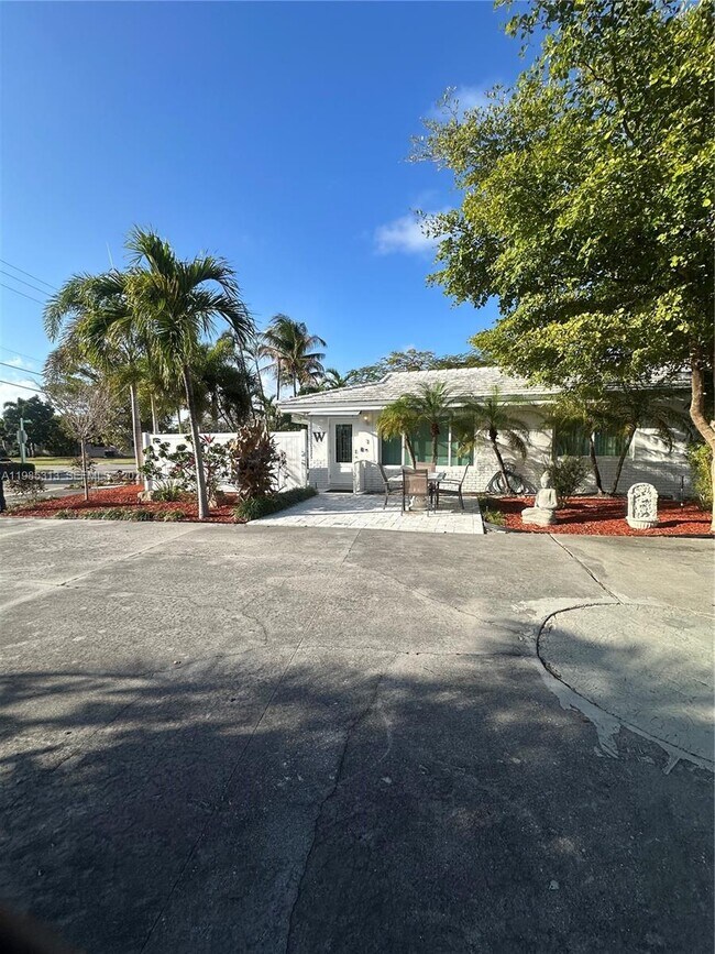 Building Photo - 4512 Sea Grape Dr