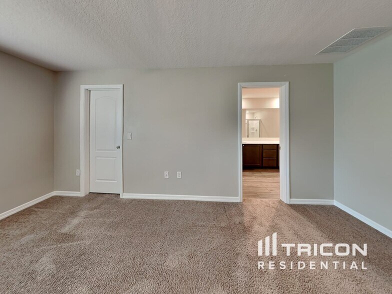 Building Photo - 1596 Wynford Cir