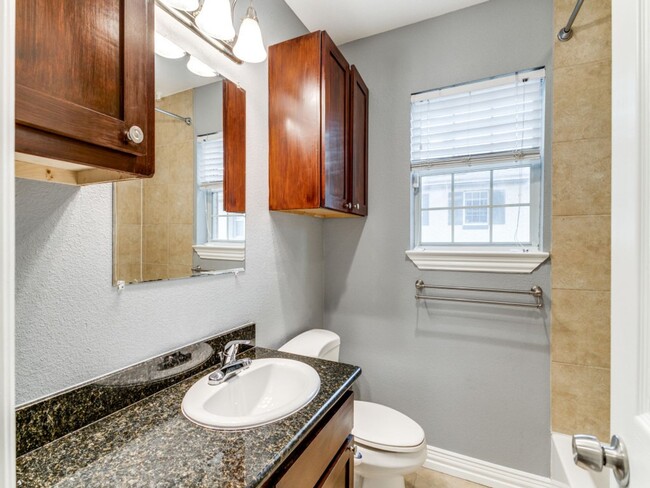 Building Photo - 4739 Bradford Dr