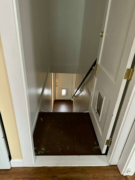 Building Photo - 19 Sterling St