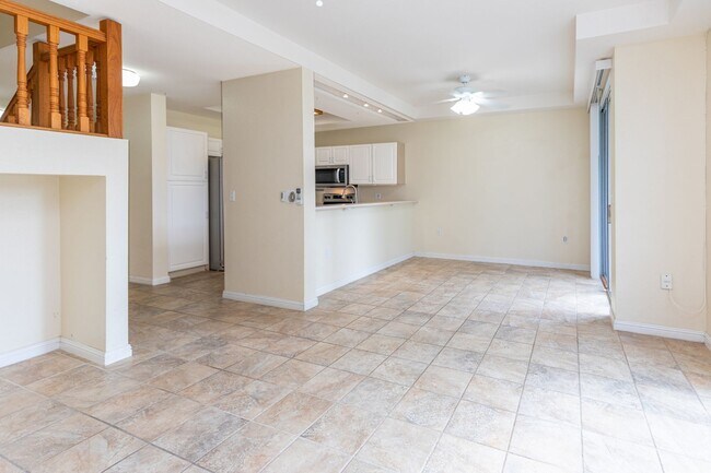 Building Photo - Charming 3 Bedroom, 2.5 Bath Condo in Ko Olina Fairways(Golf Course View)