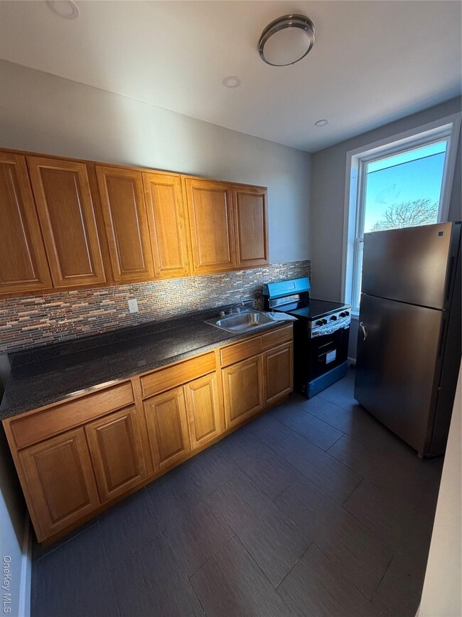 Building Photo - 3728 Paulding Ave