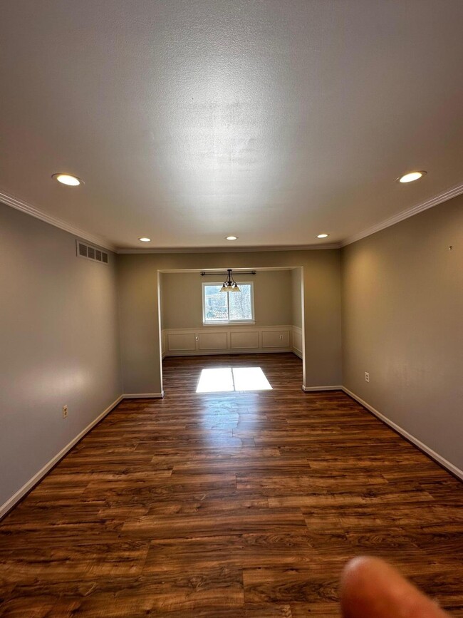 Building Photo - 41507 Simcoe Dr