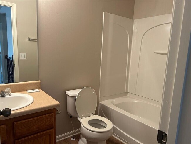 Building Photo - 416 Chatooga Ln