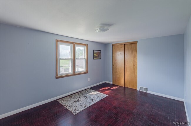 Building Photo - 279 Irvington Dr