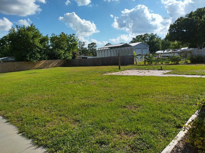 Building Photo - 5510 18TH AVE E