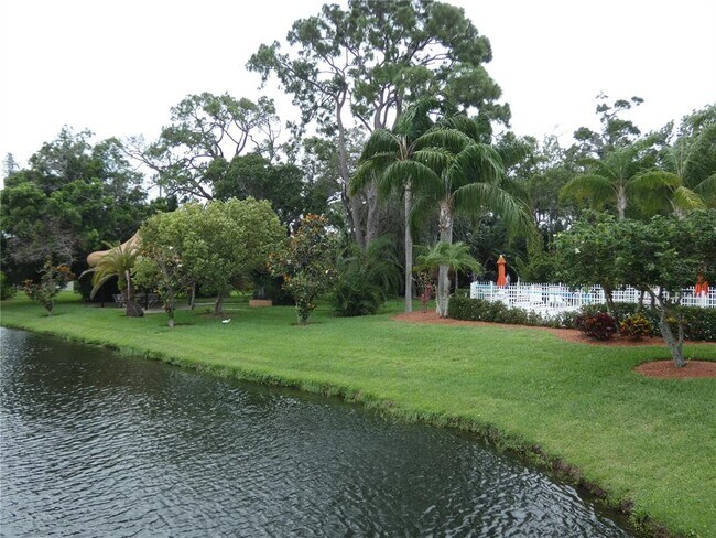 Building Photo - 11237 Kapok Grand Cir