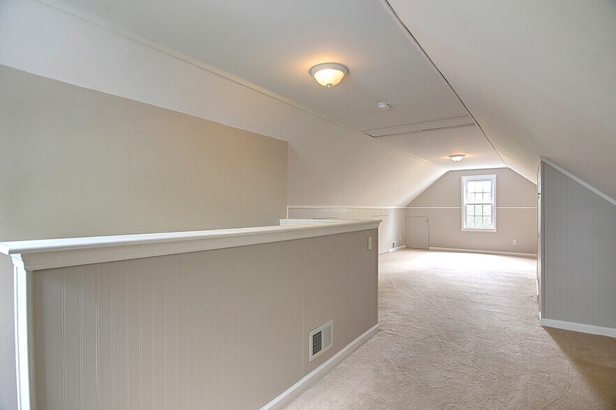 Building Photo - 2212 Fauver Ave