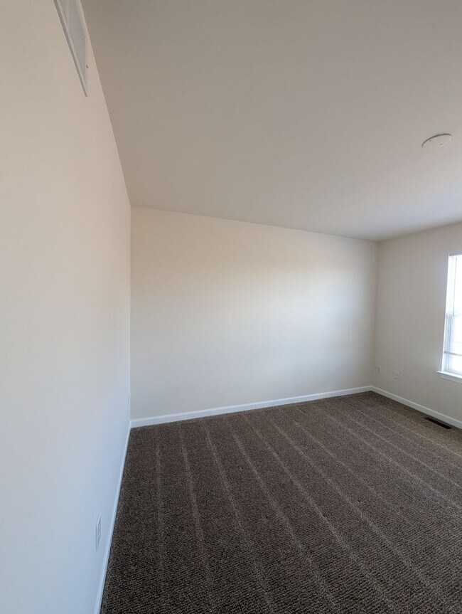 Building Photo - 322 Caribou Ln