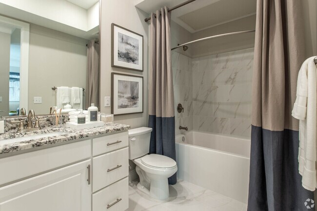 Building Photo - Live in Luxury: 2-Bed, 2-Bath Steps from D...