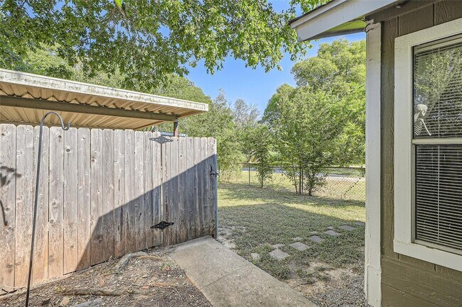 Building Photo - 7214 Salt Springs Dr