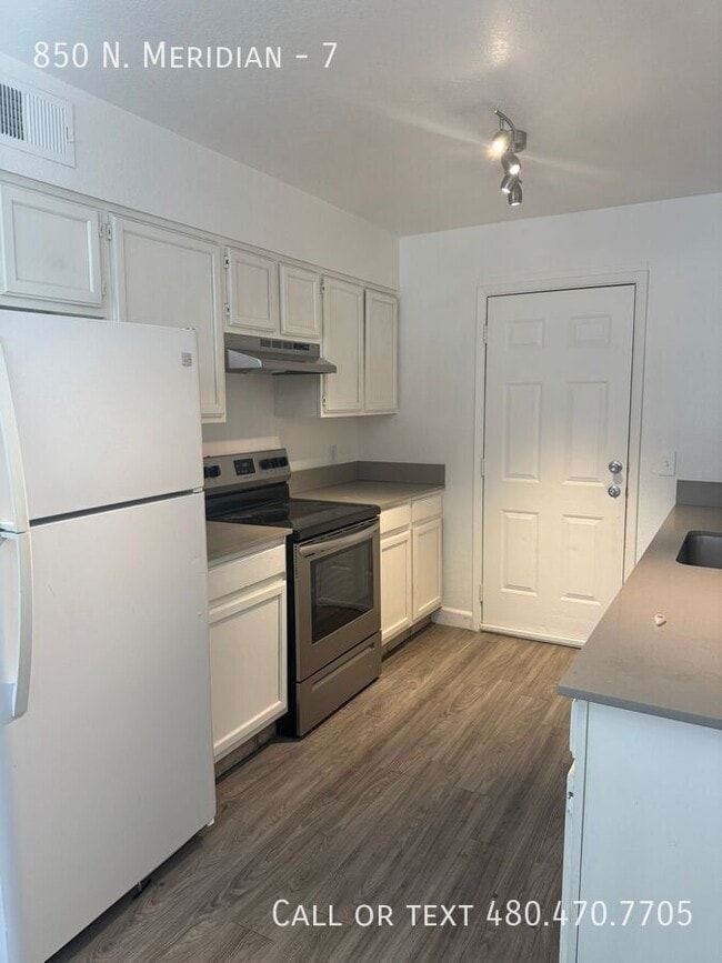 Building Photo - 850 N. Meridian-7