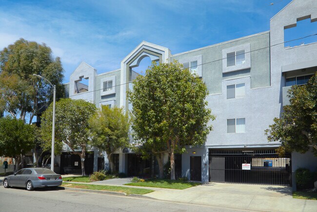 Primary Photo - 11041 Hesby St