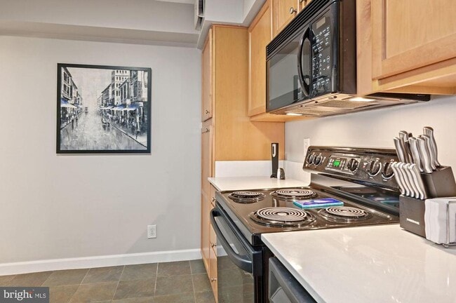 Building Photo - 1077 30th St NW