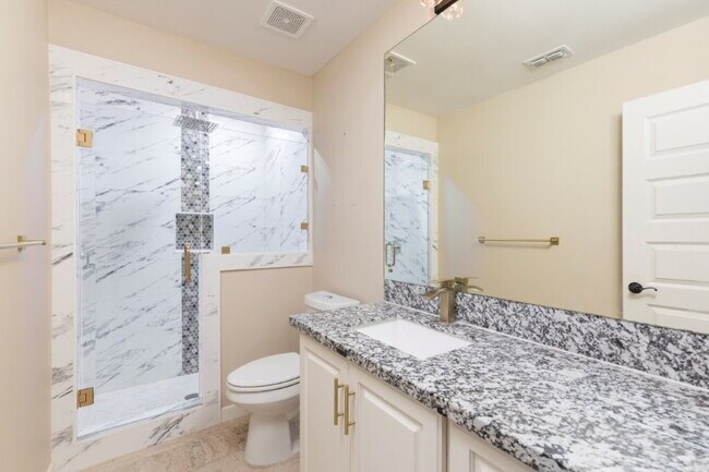 Building Photo - "Spacious 4-Bed Oasis with Pool Retreat in Mission, TX!"