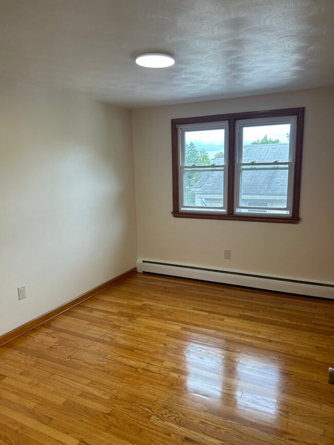 Building Photo - 46 Federal Cir