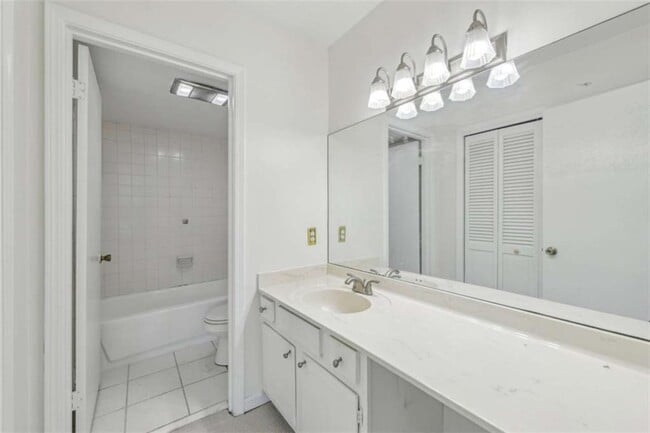Building Photo - 98 La Rue Pl NW