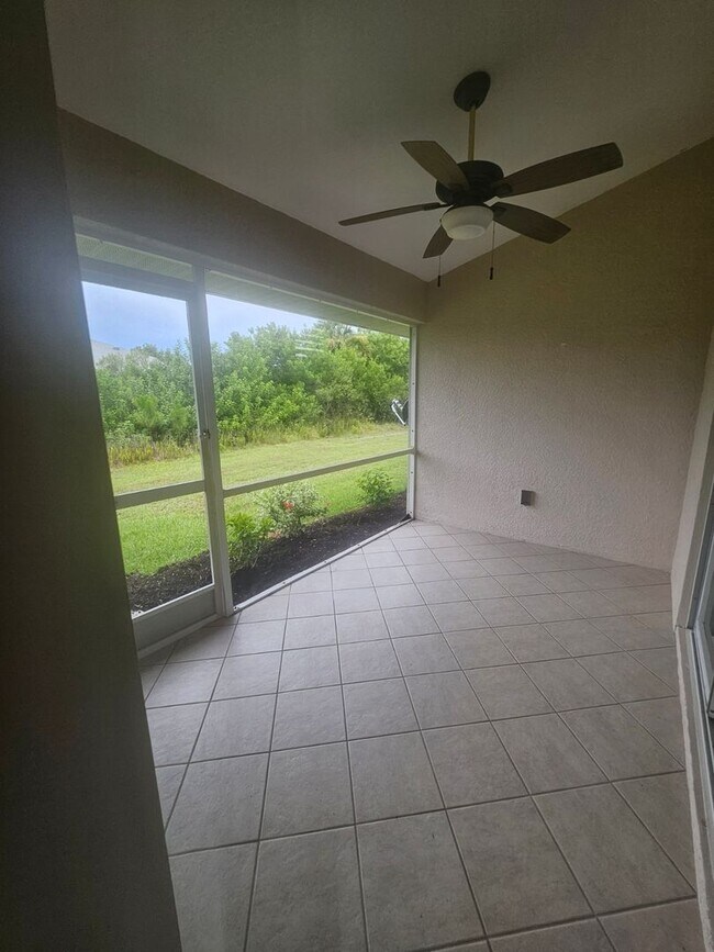 Building Photo - Rotonda Duplex