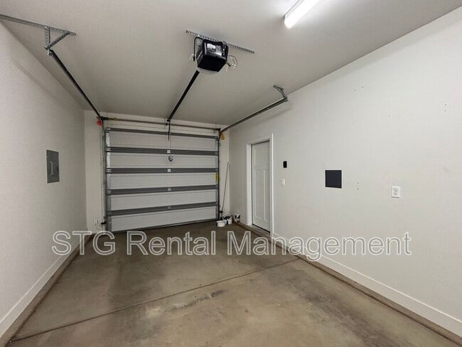 Building Photo - 1509 W Topaz Dr