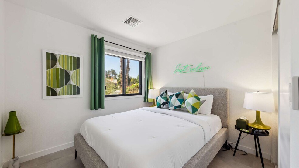 Building Photo - 2004 Nicola Rd E